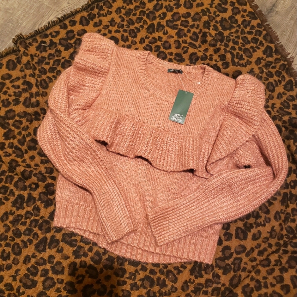 Pink cropped sweater very soft and comfortable size small.